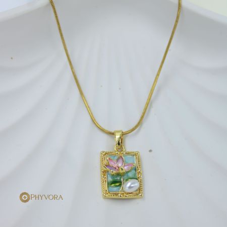 Lotus Lattice 18k necklace